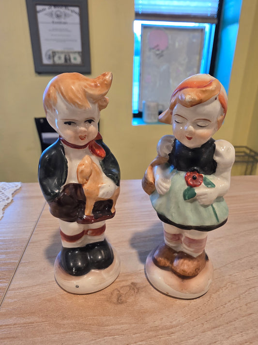 Vintage Dutch Boy and Girl Shakers