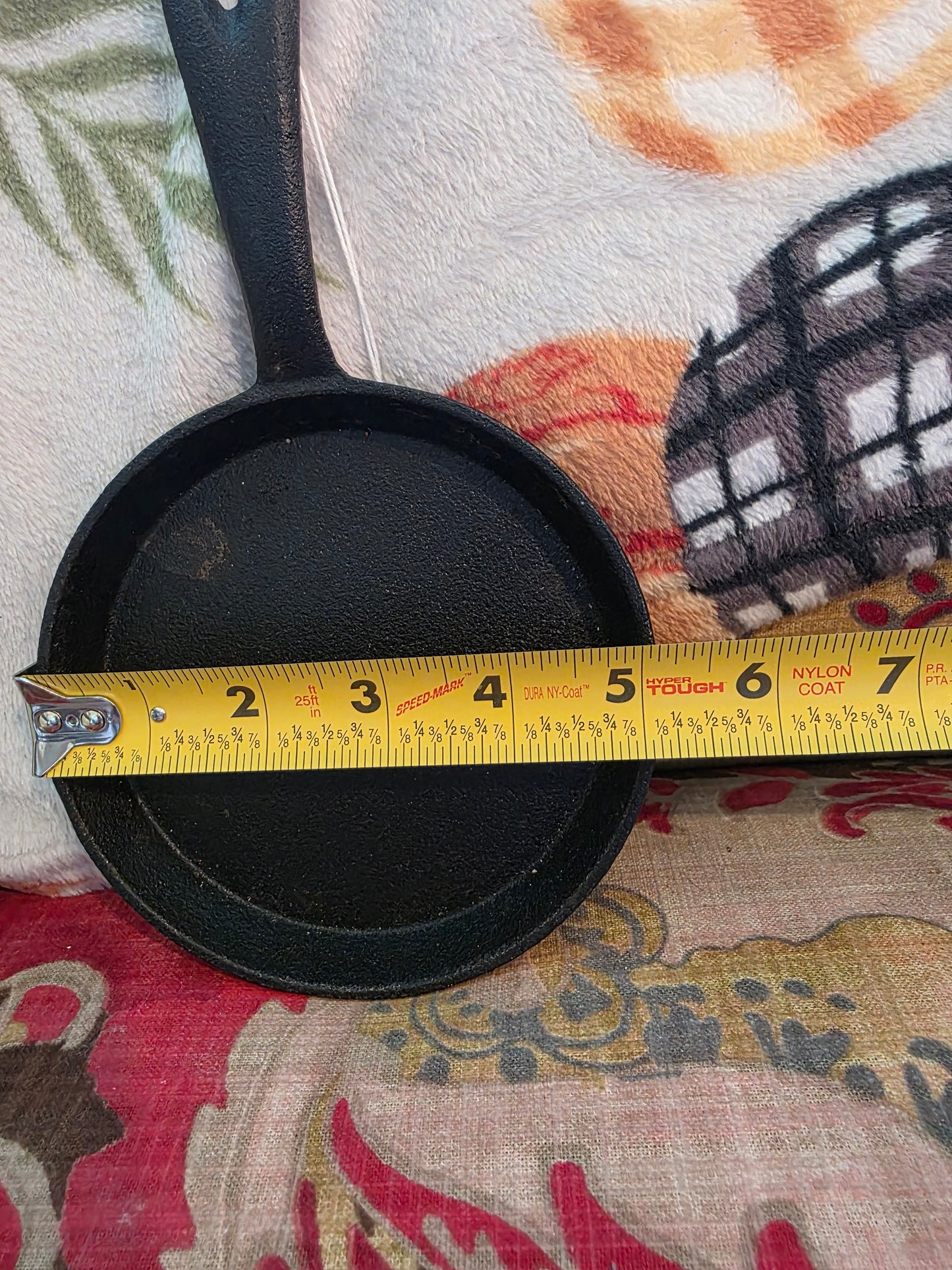 Set of 2 Cast Iron Skillets 5 inch